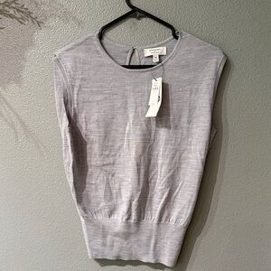 Banana Republic Merino Wool Sleeveless sweater. XS. New with tags. Grey.
